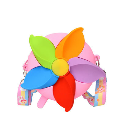 Un bon prix. Cute dessin animé porte crayon en silicone crossbody sac à main sac à monnaie sac de maquillage sac cadeau d'anniversaire de Noël pour les garçons Gilrs en ligne