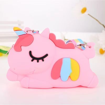 Un bon prix. Sac cadeau d'anniversaire Jouet d'étudiant Les enfants présentent Kawaii Sac crossbody Sac à épaule mignon Sac de maquillage en silicone animé en ligne