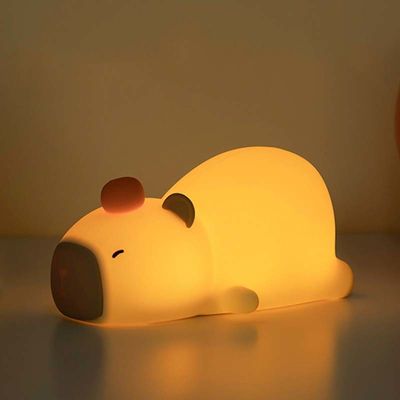 Un bon prix. Lumière de nuit Capybara pour les enfants Lumière de nuit en silicone pour animaux Contrôle tactile USB rechargeable avec minuterie réglable en ligne
