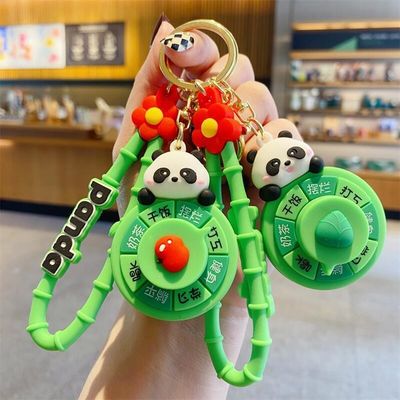 Un bon prix. Un sac à dos Kawaii, un sac à main, un porte-clés, des charmes avec un pendentif animé. en ligne