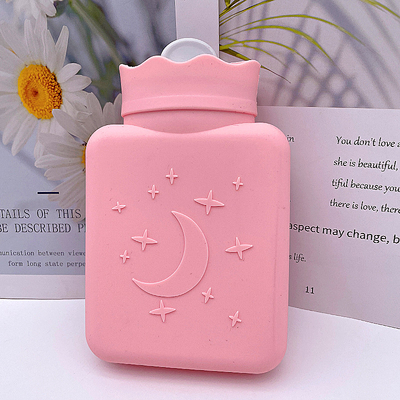 Un bon prix. Bouteille d'eau chaude en silicone de 2 litres avec bouchon à vis Sac à eau chaude en silicone en ligne