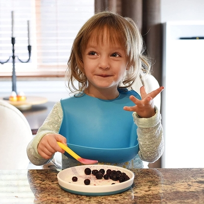 Un bon prix. Bavoir inodore non-toxique de bébé de silicone, receveur incassable de bavoir de silicone en ligne