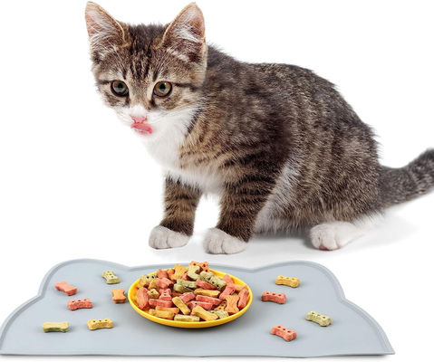 Un bon prix. Mat de nourriture pour animaux de compagnie en silicone pour le sol imperméable à l'eau et antidérapant Mat d'alimentation pour animaux de compagnie à bord élevé Mat de bol de chat Voyage facile à prendre placeMat en ligne