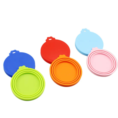 Un bon prix. Les couvercles multicolores de nourriture de fournisseurs d'animal familier de silicone renversent non inodore en ligne