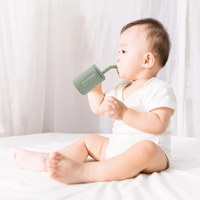 Tasse micro-ondable de bébé de produit de cuisine de silicone avec Straw Reusable