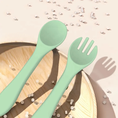 Fourchette non-toxique et cuillère de produit de cuisine de silicone de bébé pratiques