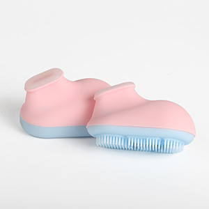 Une brosse à glace pour le visage, un rouleau de glace pour le visage et les yeux, un moule en silicone pour le visage.