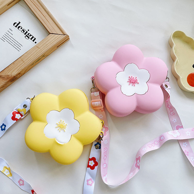 Un bon prix. Sac de messagerie parent-enfant Sac de fleurs en silicone pour enfants Sac crossbody Sac de maquillage Sac de rangement Contenant fournitures scolaires Offres en ligne