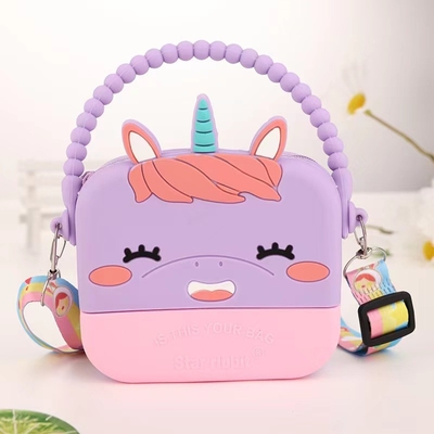 Un bon prix. Unicorne boîte à crayons en silicone organisation de stockage sac crossbody sac épaule sac à main cadeaux d'anniversaire de Noël pour garçons filles en ligne