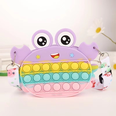 Un bon prix. Accessoires de maquillage en silicone coloré Sac à main léger et mignon Pour les enfants Sac à crayon Stockage Sac à main en ligne