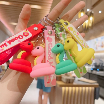 Un bon prix. Adorable porte-clés en silicone de dessin animé Kawaii mignon Anime Cool porte-clés pour sac à dos Space porte-clés cadeau d'anniversaire de Noël en ligne