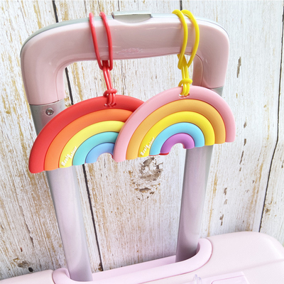 Un bon prix. Coloriage dessin animé arc-en-ciel étiquette de bagages en silicone pour valises bagages bagages de voyage étiquettes d'identification en ligne