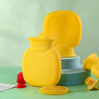 Un bon prix. 350ml Sac de bouteille d'eau chaude mignonne avec couvercle amovible Pour les cadeaux de Noël de la fille en ligne