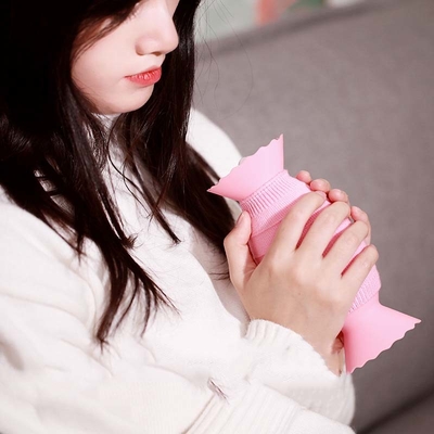 Un bon prix. Sac chauffant en silicone à vis pour le traitement chaud et froid des crampes menstruelles en ligne