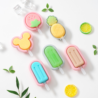 Les moules pour glaçons en silicone, les moules pour glaçons mignons, les moules pour glaçons à gâteaux réutilisables, les moules pour glaçons à couvercle, les moules de crème glacée de dessins animés sans BPA pour enfants